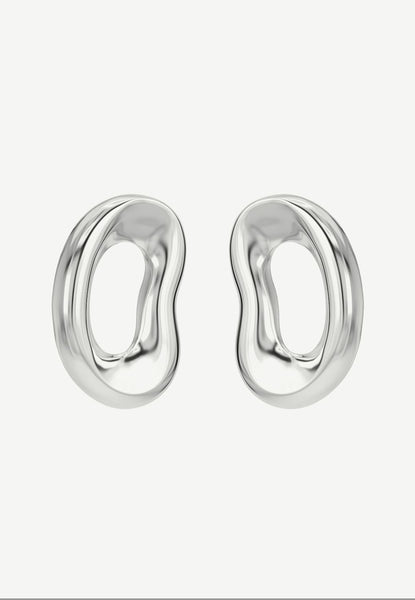 【charlotte CHESNAIS】Shima Earrings Charlotte Chesnais Shima Earrings in Silver | WE ARE ICONIC