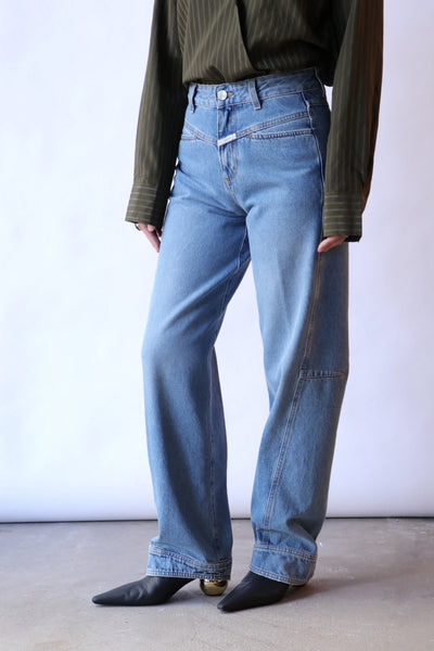 Closed Lira-X Relaxed Jeans in Mid Blue | WE ARE ICONIC