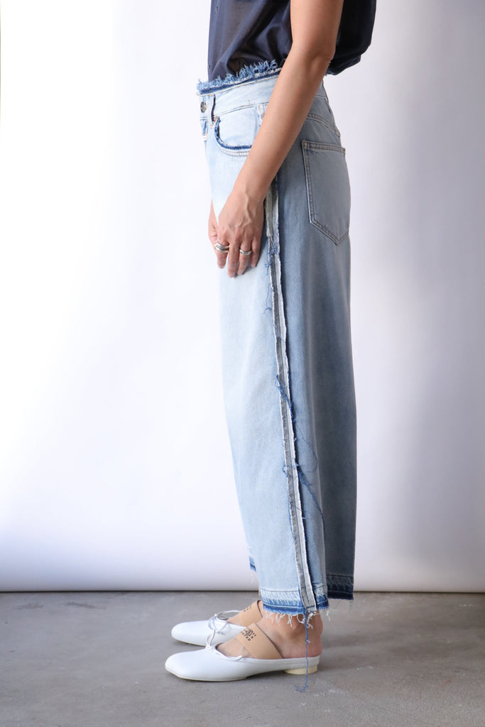 Closed Lyna Relaxed Jeans in Light Blue Bottoms Closed 