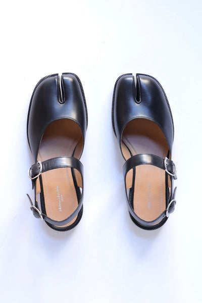 maison-margiela-tabi-sandal-in