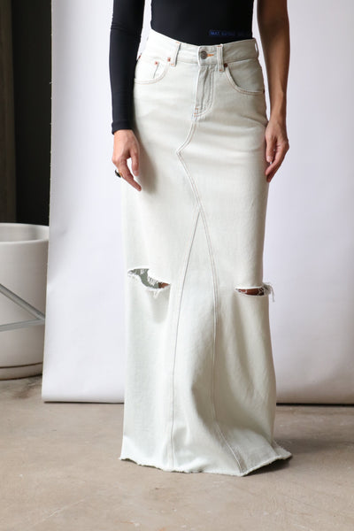 【送料&関税込】MM6 Maison Margiela Long Denim Skirt MM6 Maison Margiela Long Denim Skirt in Blue | WE ARE ICONIC