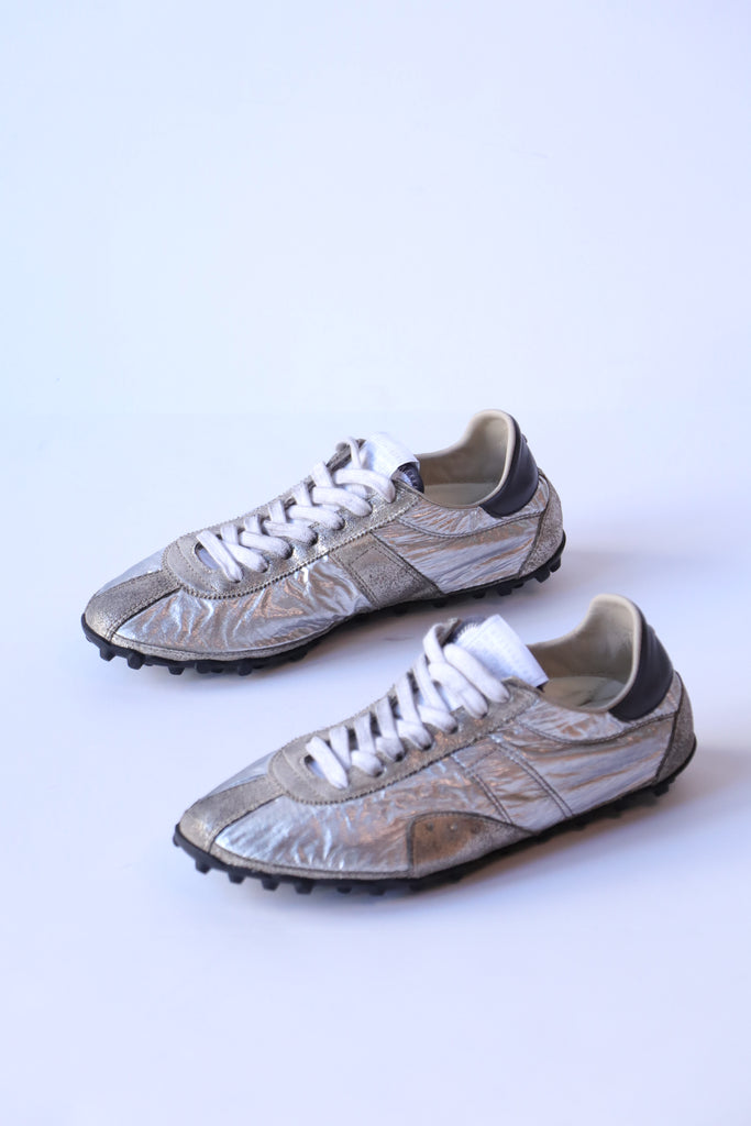 Maison Margiela Sprinters Low Top Sneakers in Silver, White, Natural