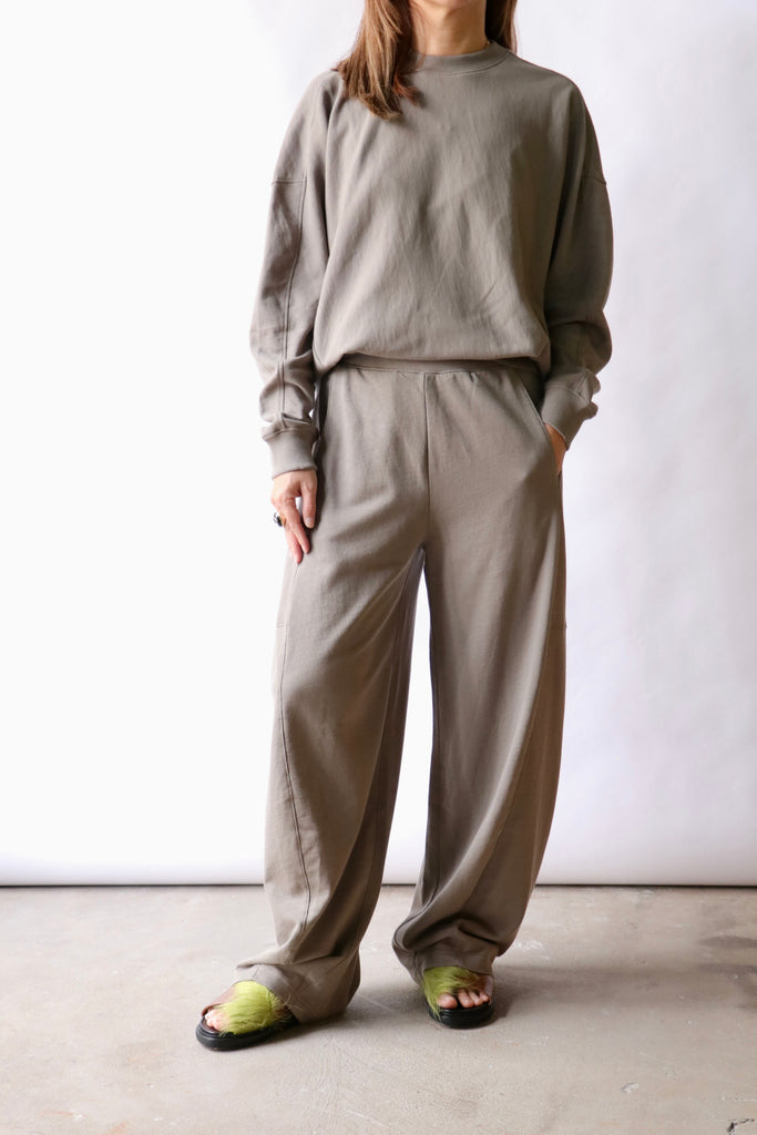 Tibi Light Weight Sweatshirting Winslow Pant in Dark Stone