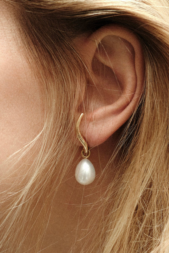 Charlotte Chesnais Pearl Wave Earrings | WE ARE ICONIC
