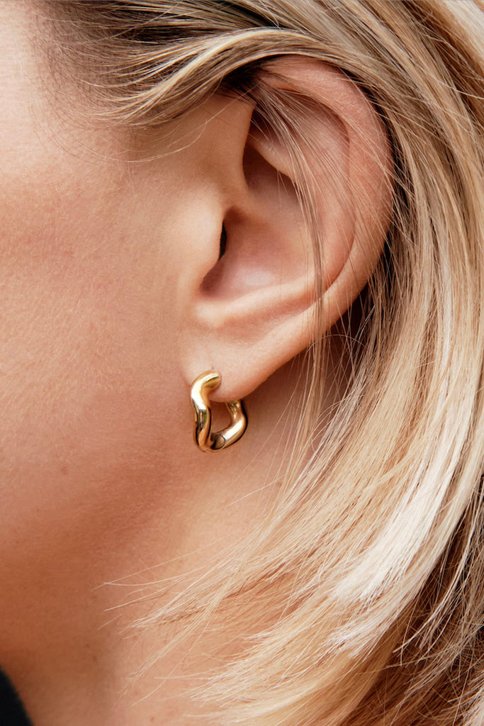 Charlotte Chesnais Wave Earrings in Gold Jewelry Charlotte Chesnais 