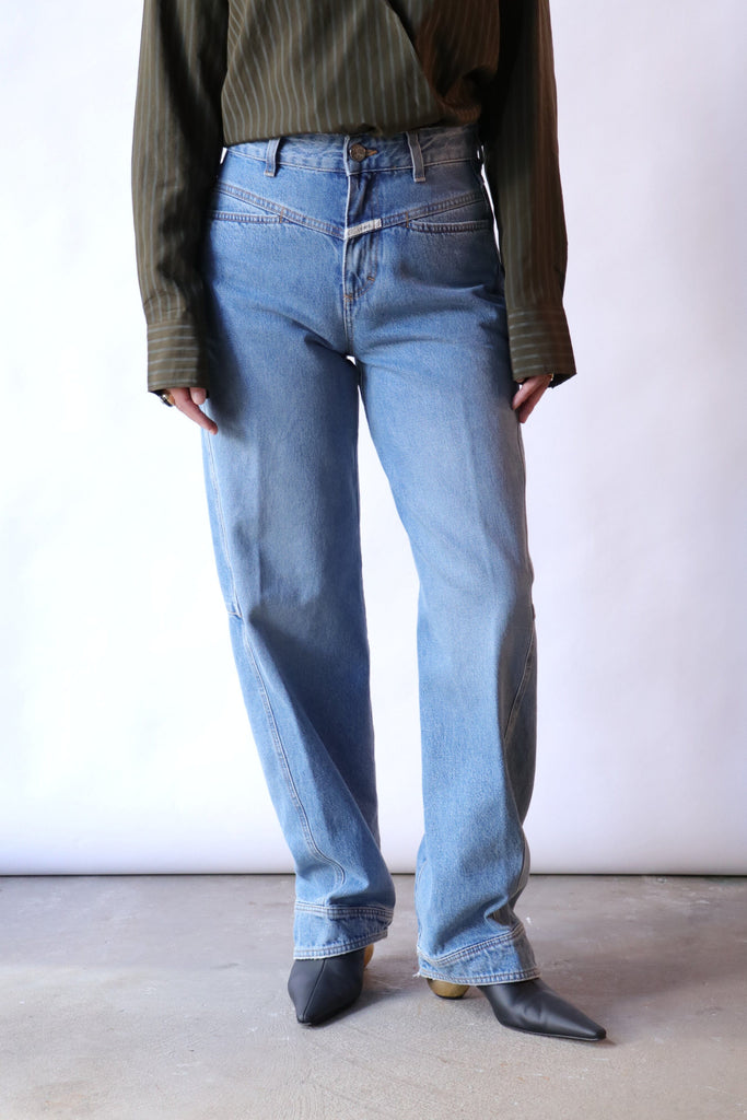 Closed Lira-X Relaxed Jeans in Mid Blue Bottoms Closed 