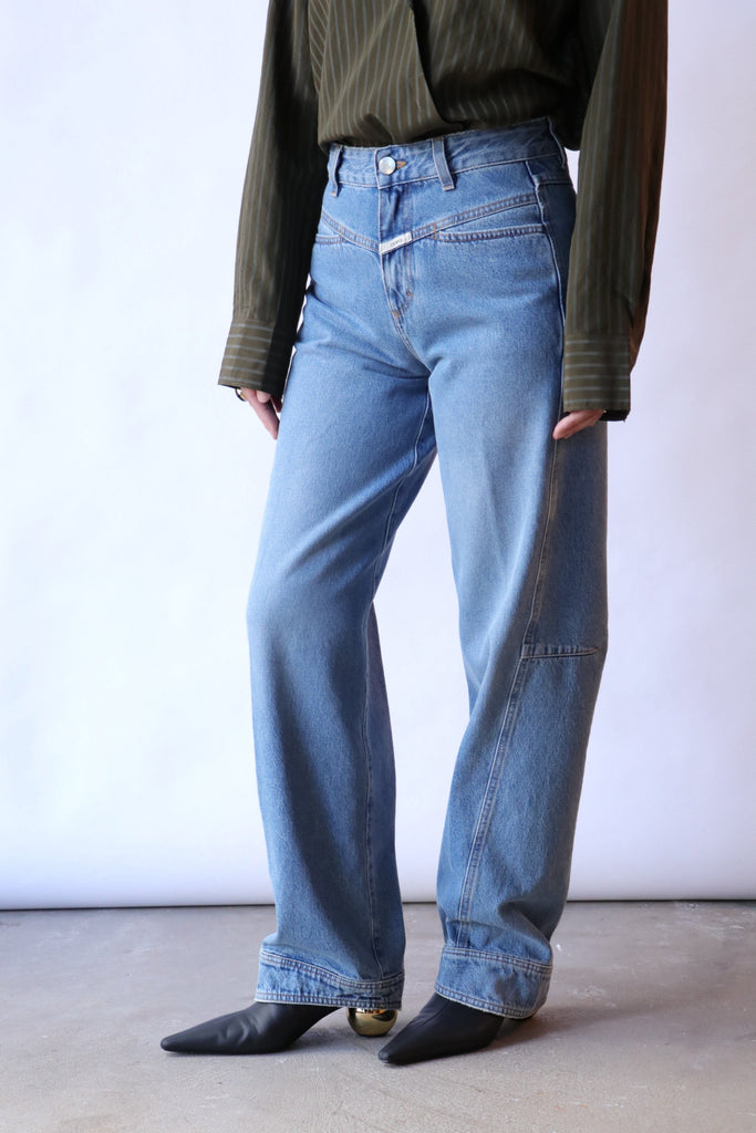 Closed Lira-X Relaxed Jeans in Mid Blue Bottoms Closed 