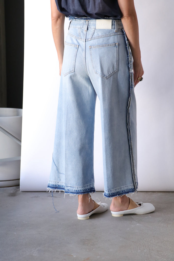 Closed Lyna Relaxed Jeans in Light Blue Bottoms Closed 