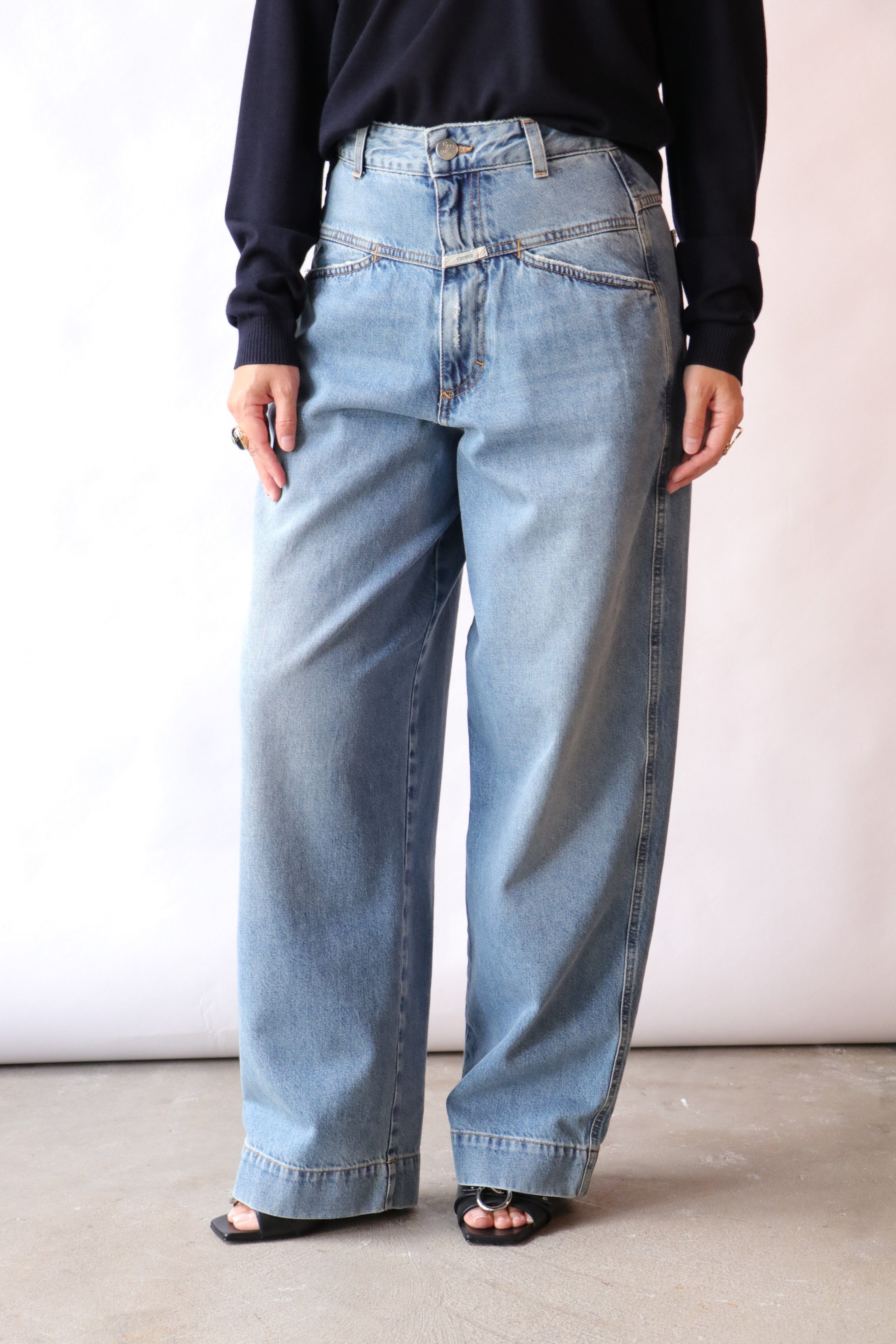 Closed Wide Jeans- Deni-x in Mid Blue | WE ARE ICONIC