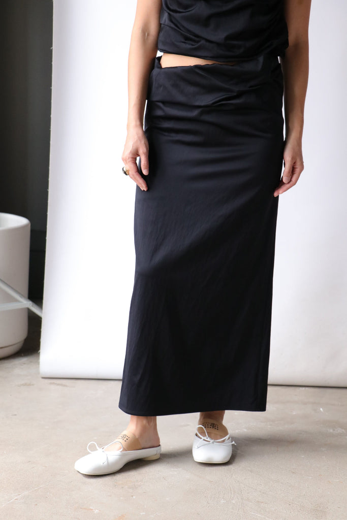 Gauchere Crinkled Skirt in Black Bottoms Gauchere 