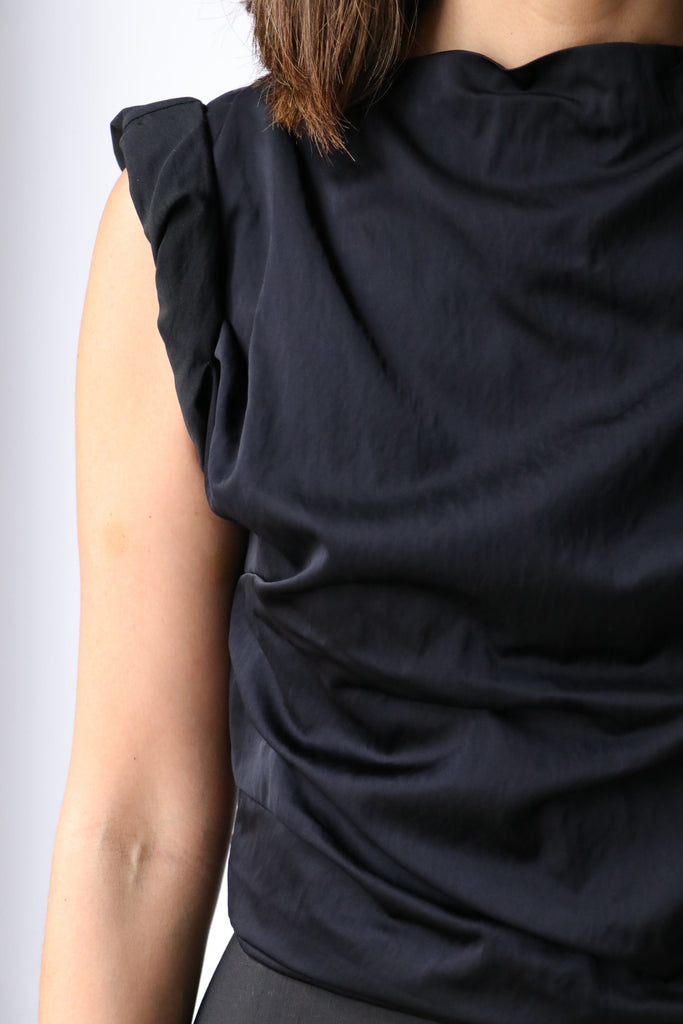 Gauchere Crinkled Top in Black tops-blouses Gauchere 