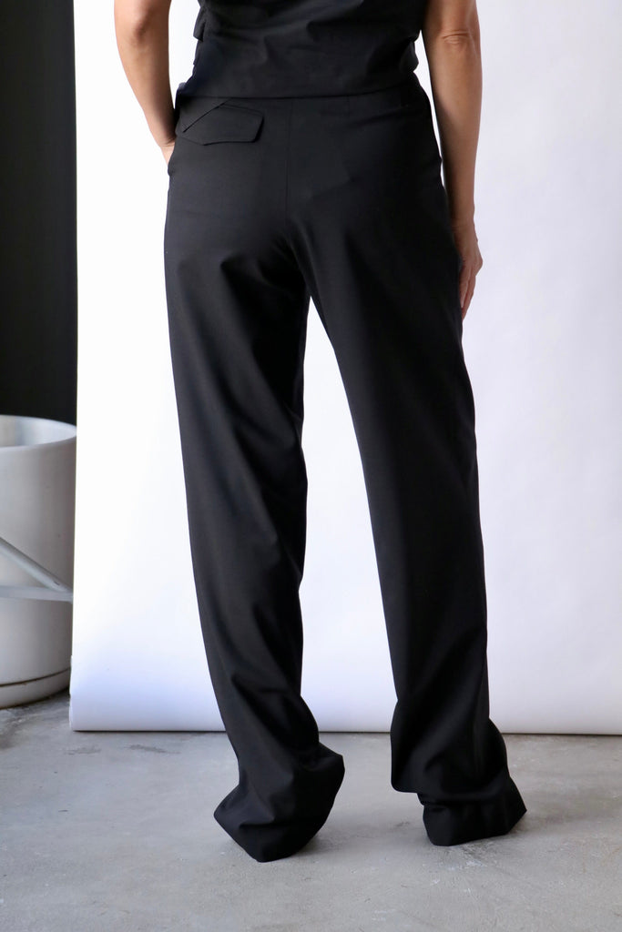 Gauchere Pants in Black Bottoms Gauchere 