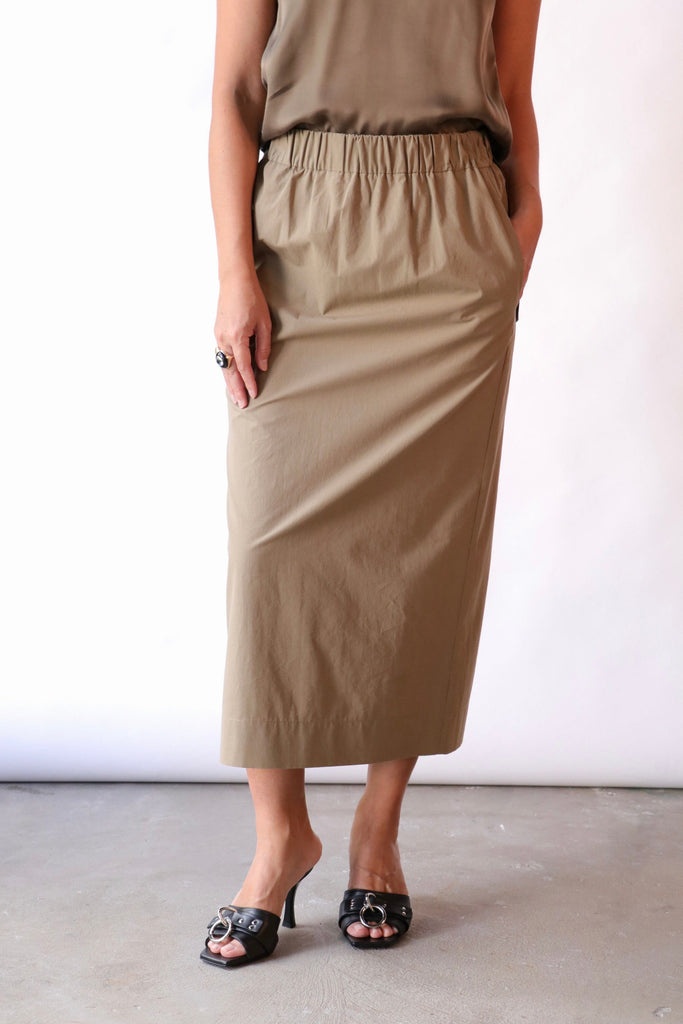 Gauchere Straight Skirt in Beige Bottoms Gauchere 