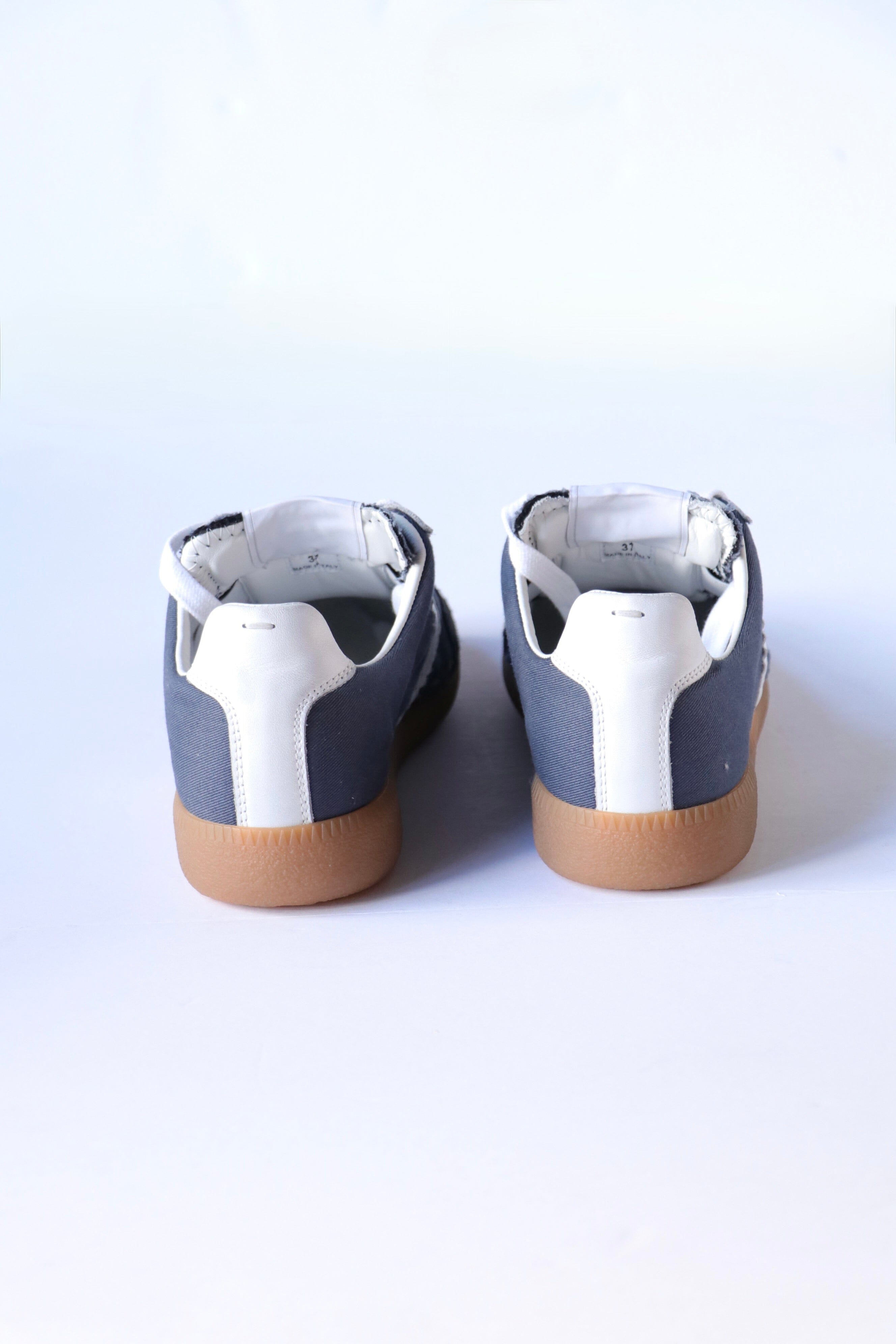 【Maison Margiela】Sneakers Indigo Maison Margiela Replica Sneakers in Dark Indigo & White | WE