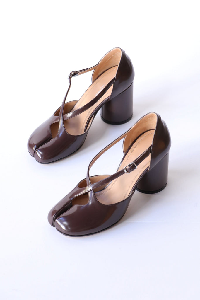 Maison Margiela Tabi décolleté in Brown Shoes Maison Margiela 