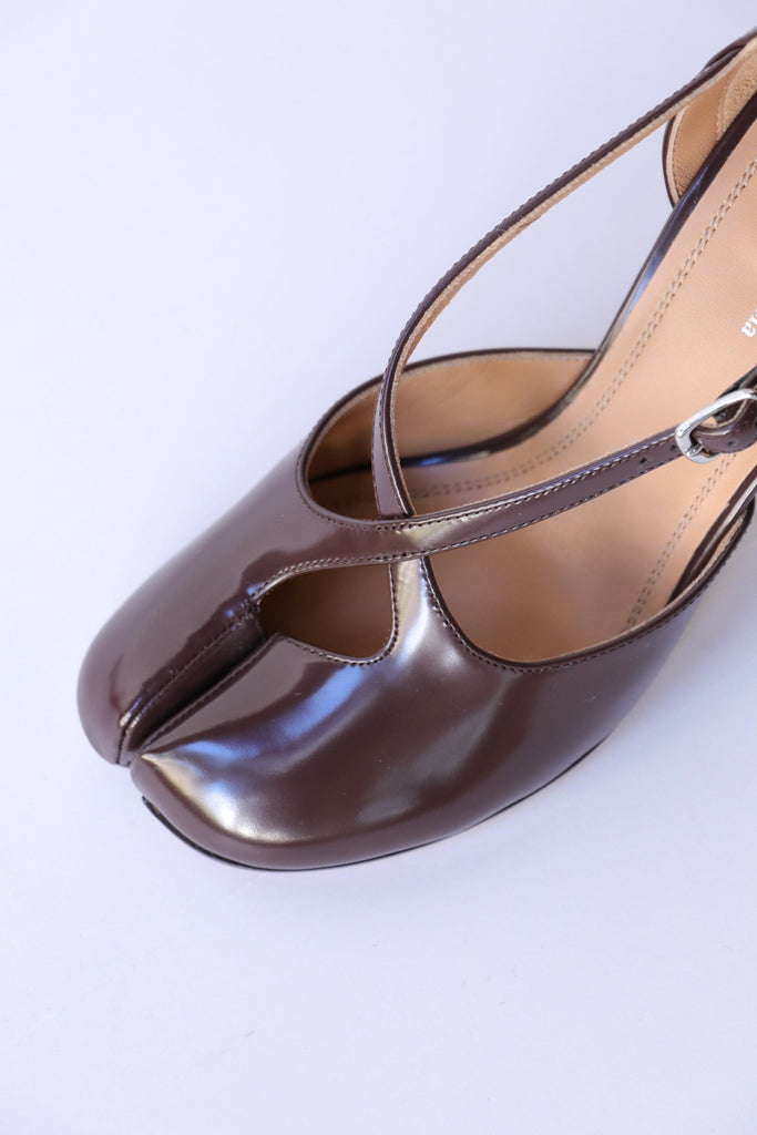 Maison Margiela Tabi décolleté in Brown Shoes Maison Margiela 