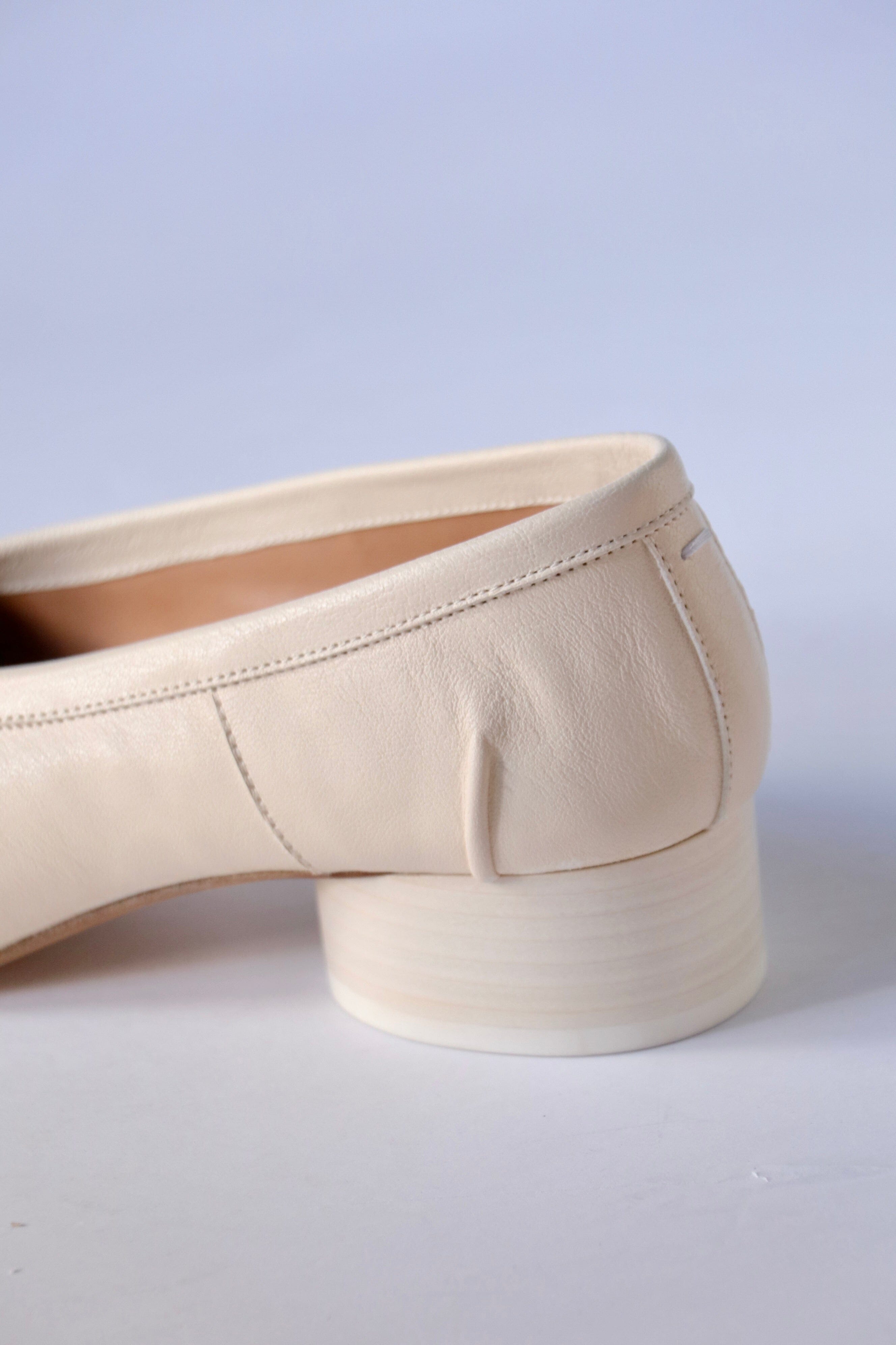 Maison Margiela Tabi new Ballerina in White | WE ARE ICONIC
