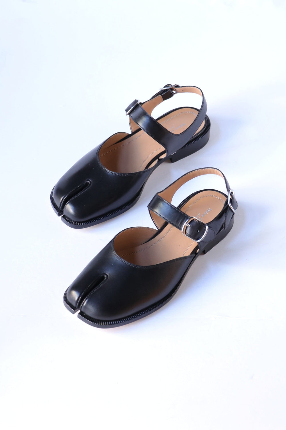 maison-margiela-tabi-sandal-in