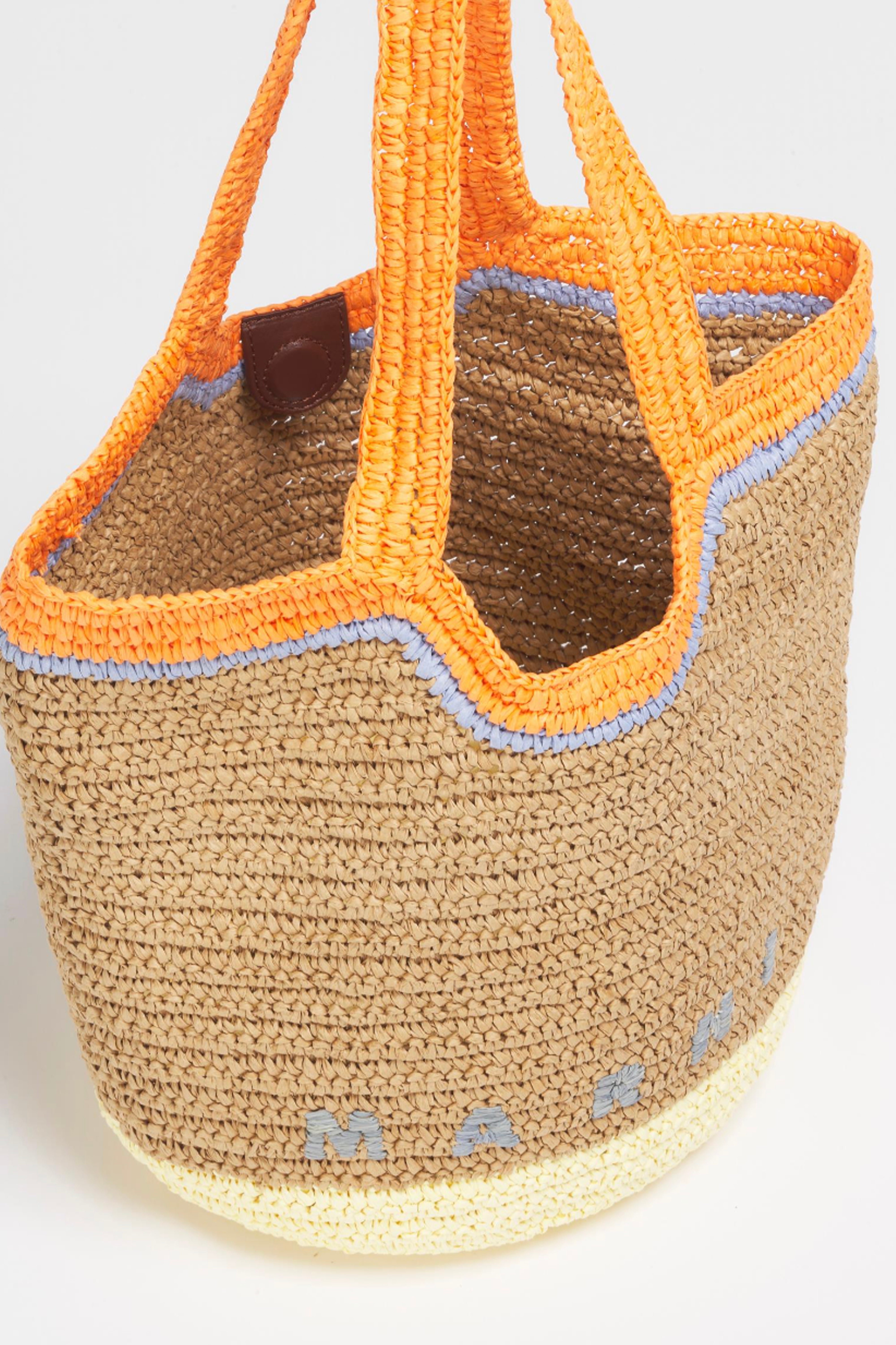 MARNI イエロー 編み込みトートバッグ Marni Orange and Yellow Paper Raffia Seaside Hobo Bag | WE ARE ICONIC