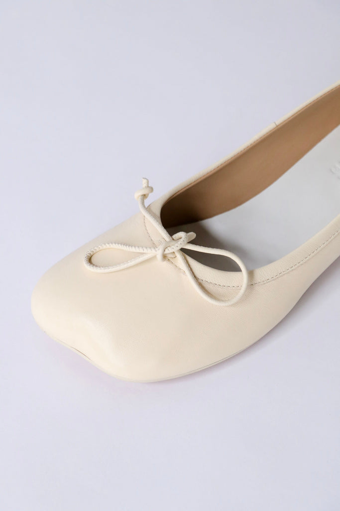 MM6 Maison Margiela Anatomic Ballerinas in Cream Shoes MM6 Maison Margiela 