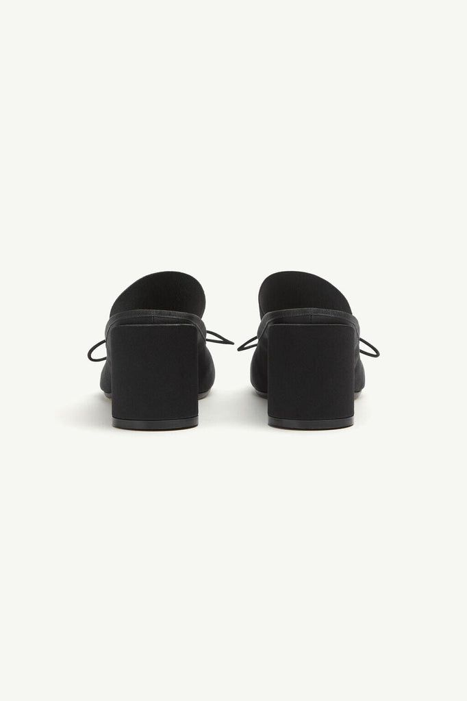 MM6 Maison Margiela Logo Elastic Ballet Decollete in Black Shoes MM6 Maison Margiela 