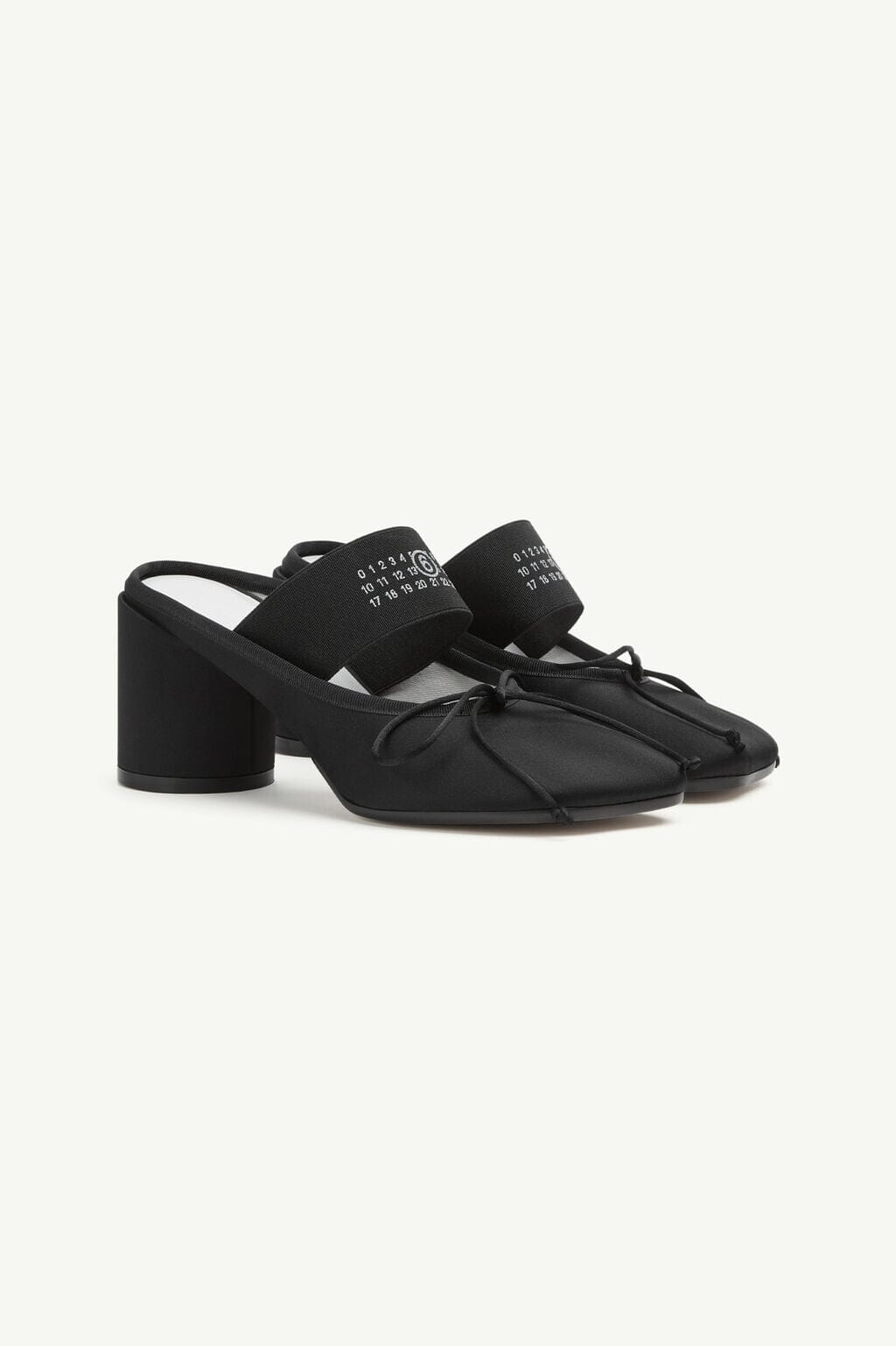 MM6 Maison Margiela Logo Elastic Ballet Decollete in Black