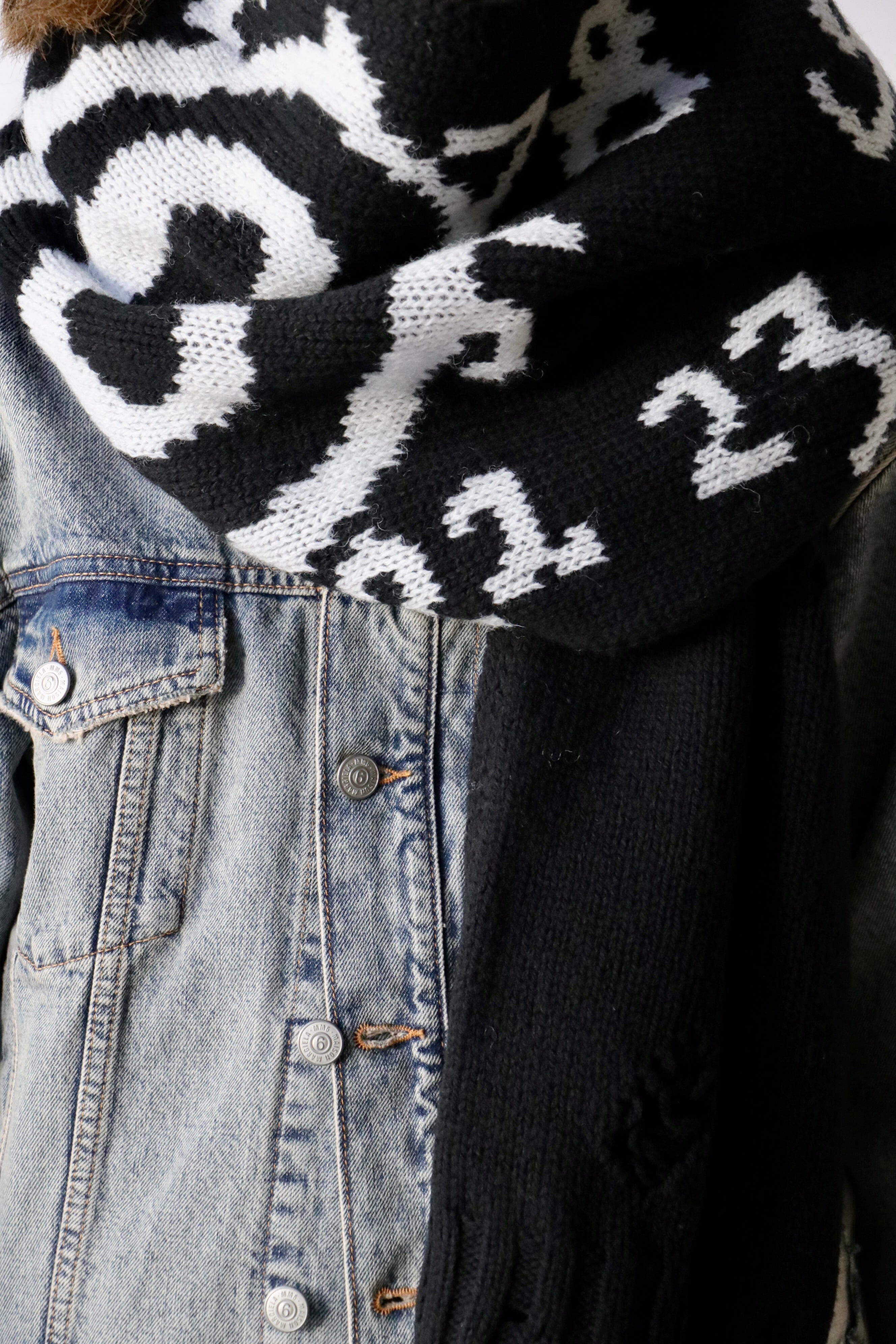 【送料&関税込】MM6 Maison Margiela Denim Striped Wool Sleev MM6 Maison Margiela crew-neck Striped Cotton Jumper | White