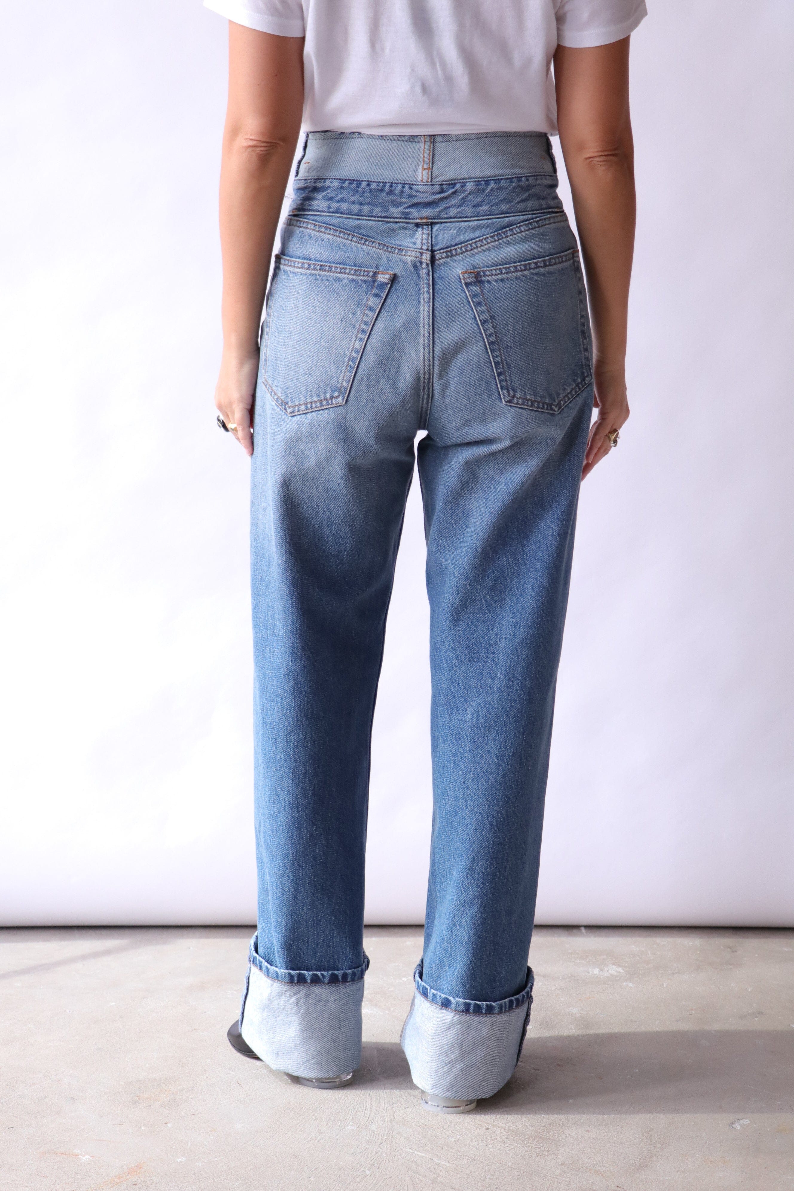mm6 メゾンマルジェラ　ライトブルー ストレートデニム MM6 Maison Margiela Straight Leg Jeans in Light Blue | WE ARE ICONIC