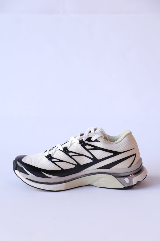 MM6 Maison Margiela x Salomon XT in SVanilla Ice/Black/Green Haze Shoes MM6 Maison Margiela 