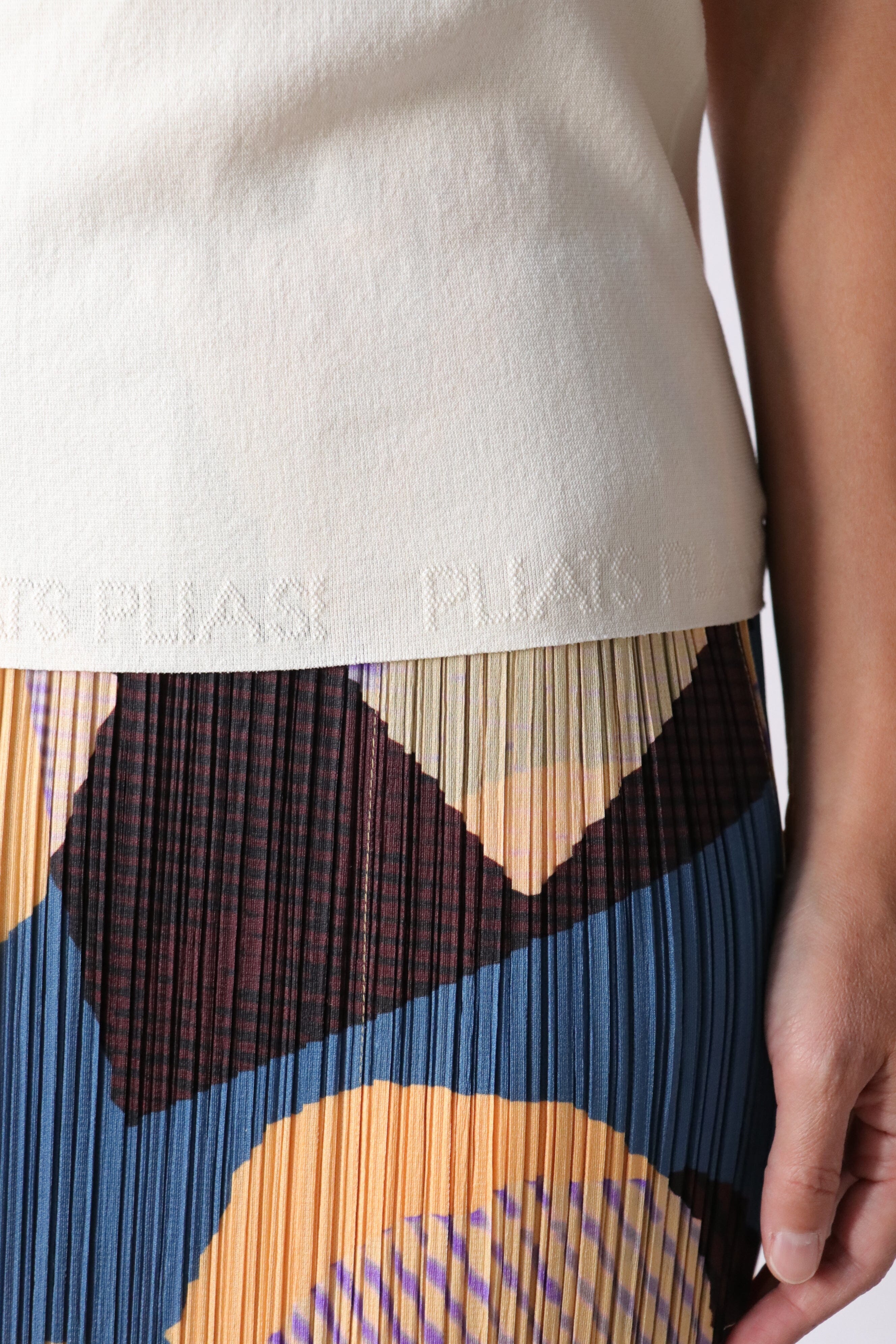 PLEATS PLEASE a-poc生地 リバーシブル Pleats Please by Issey Miyake A-Poc Flicker, Charcoal Grey