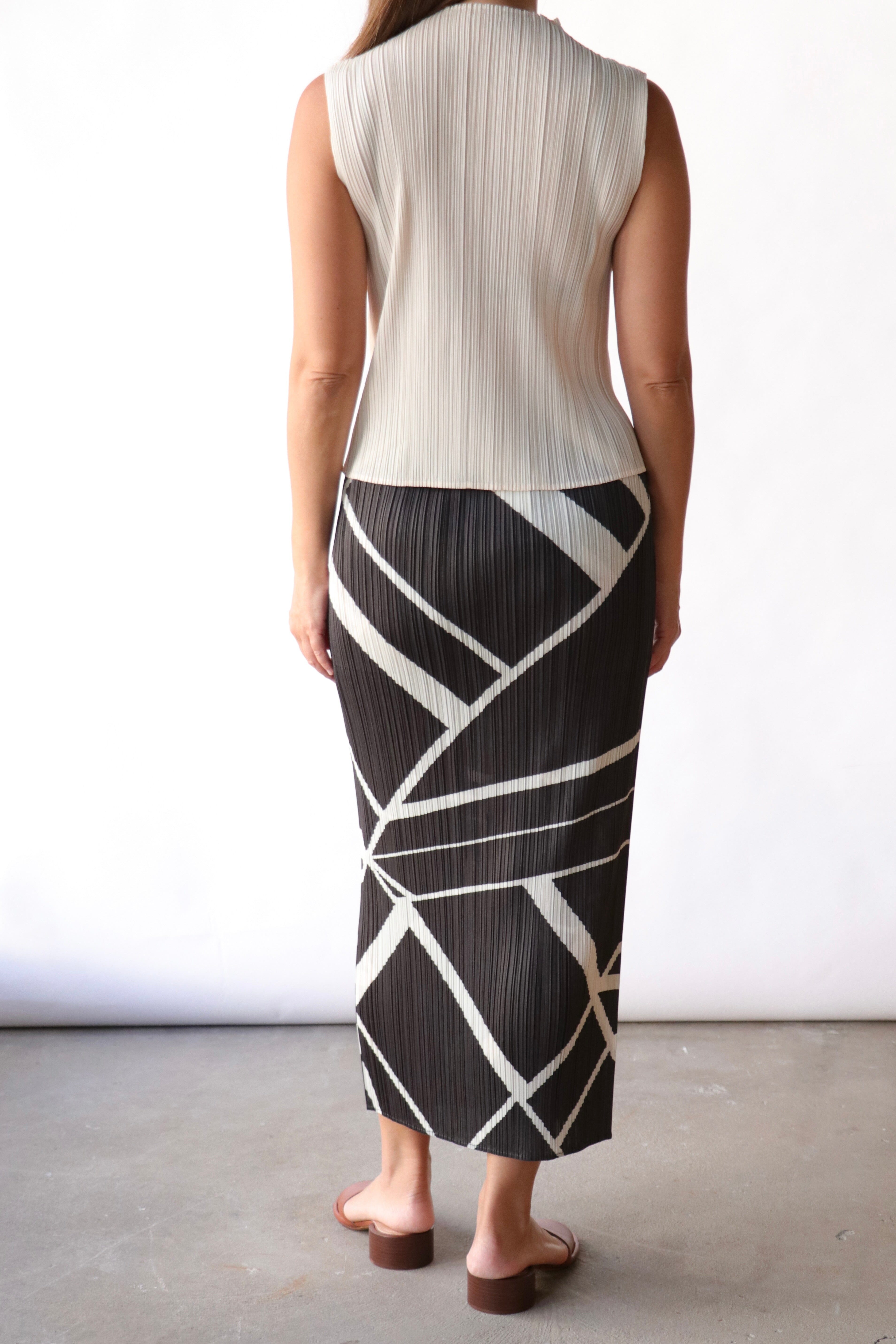Pleats Please Issey Miyake Monthly Colors August | WE ARE ICONIC