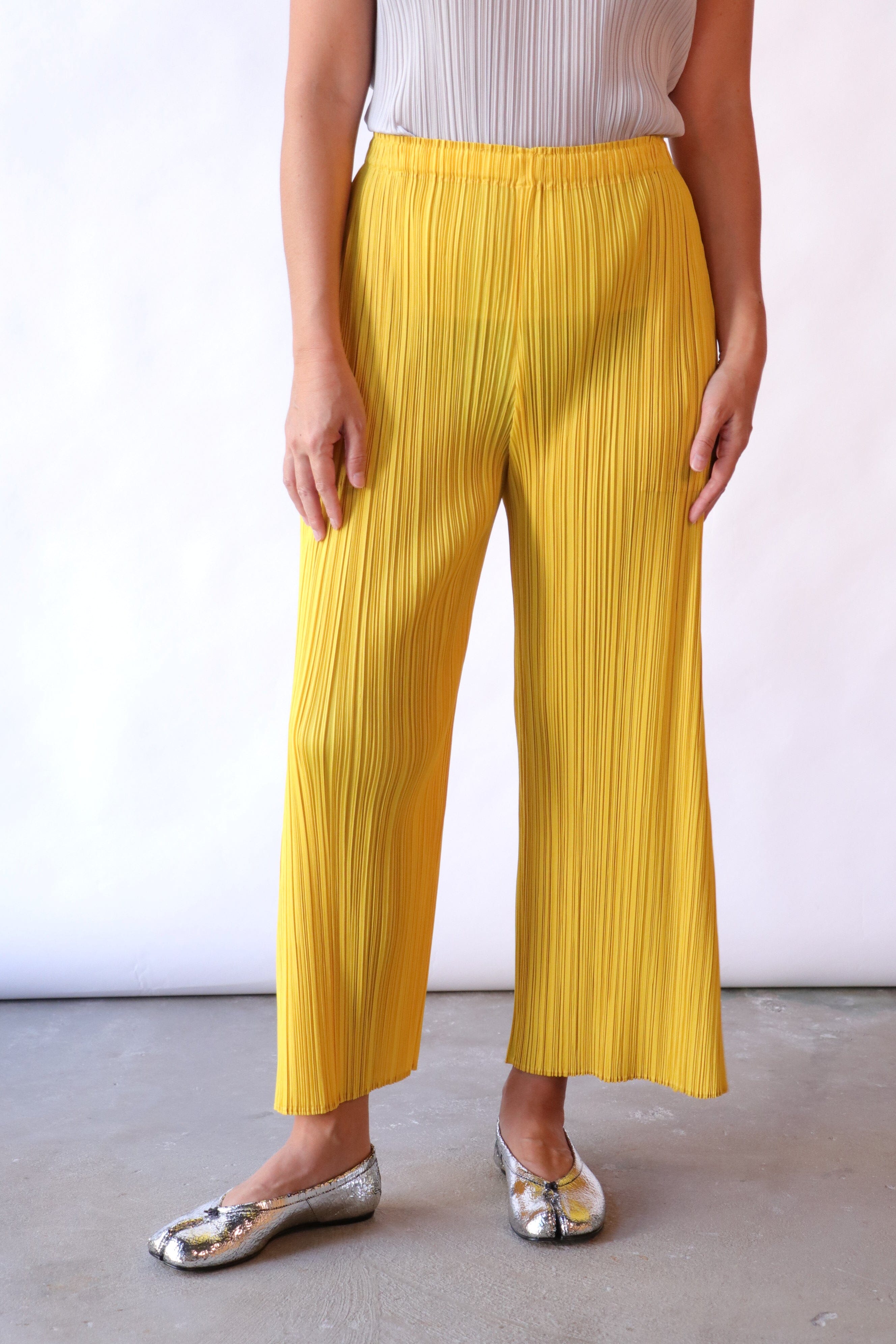 国内買付 PLEATS PLEASE ISSEY MIYAKE MONTHLY COLORS : JULY Pleats Please Issey Miyake Monthly Colors: July | WE ARE ICONIC