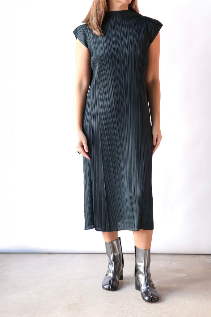 Pleats Please Issey Miyake Monthly Colors: November Dresses Pleats Please by Issey Miyake 