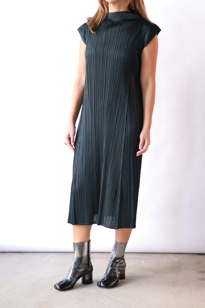 Pleats Please Issey Miyake Monthly Colors: November Dresses Pleats Please by Issey Miyake 