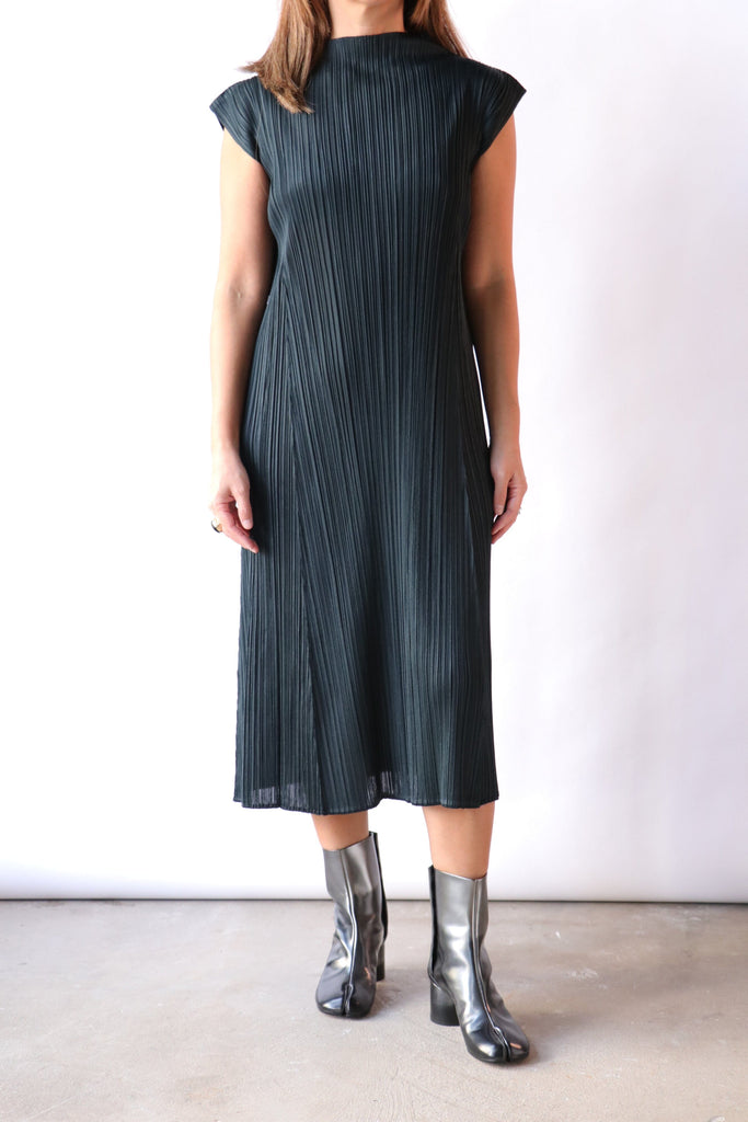 Pleats Please Issey Miyake Monthly Colors: November Dresses Pleats Please by Issey Miyake 