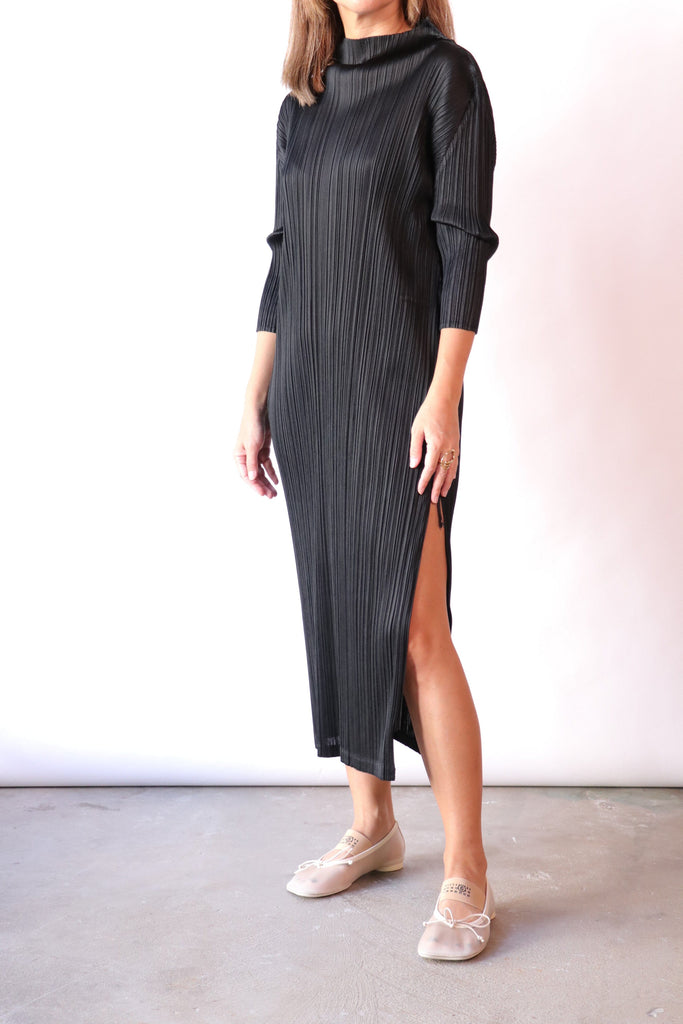 Pleats Please Issey Miyake Monthly Colors September Dresses Pleats Please by Issey Miyake 