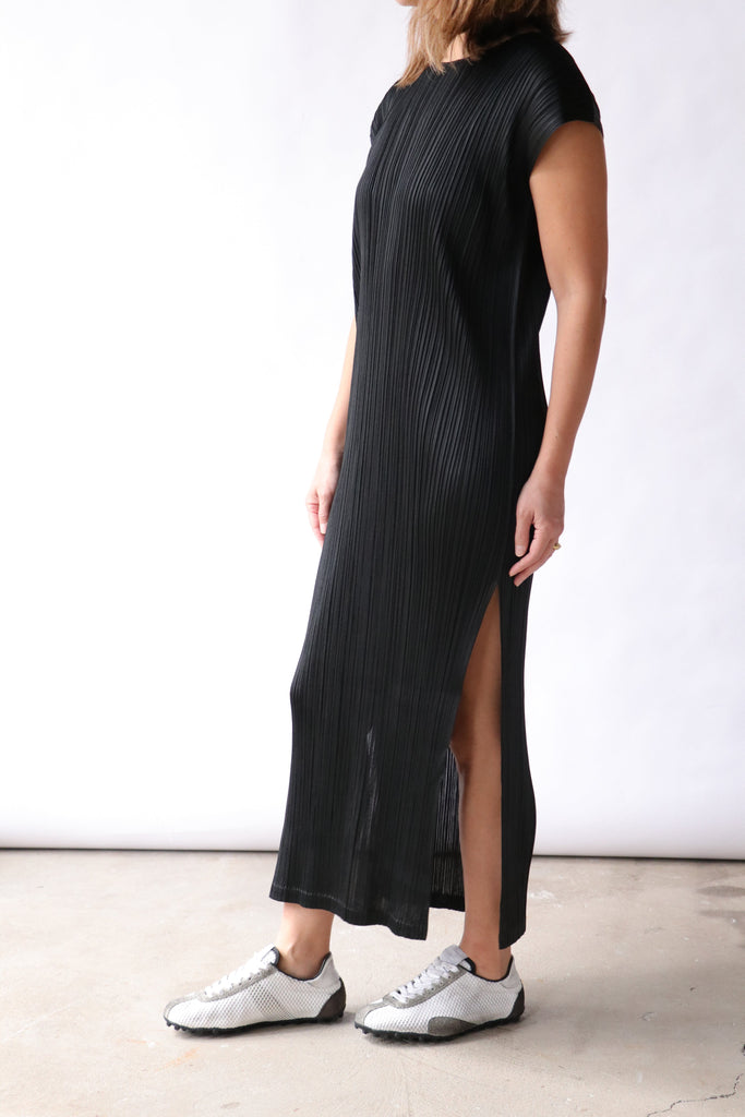 black dress with pleats Pleats Please Issey Miyake Pleated Dress - Black