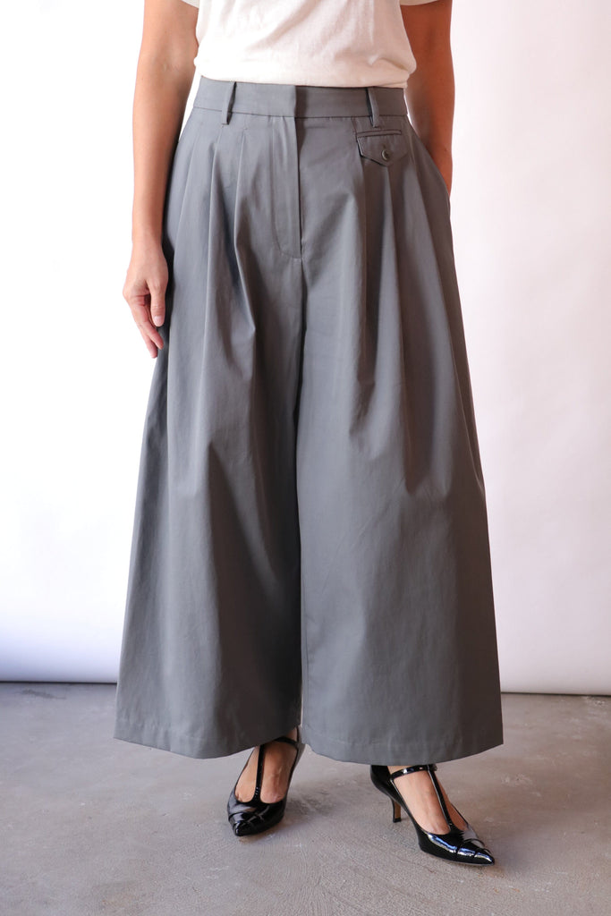 Tibi Bio Twill Triple Pleat Cropped Pant in Grey Bottoms Tibi 