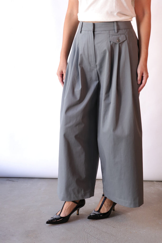 Tibi Bio Twill Triple Pleat Cropped Pant in Grey Bottoms Tibi 