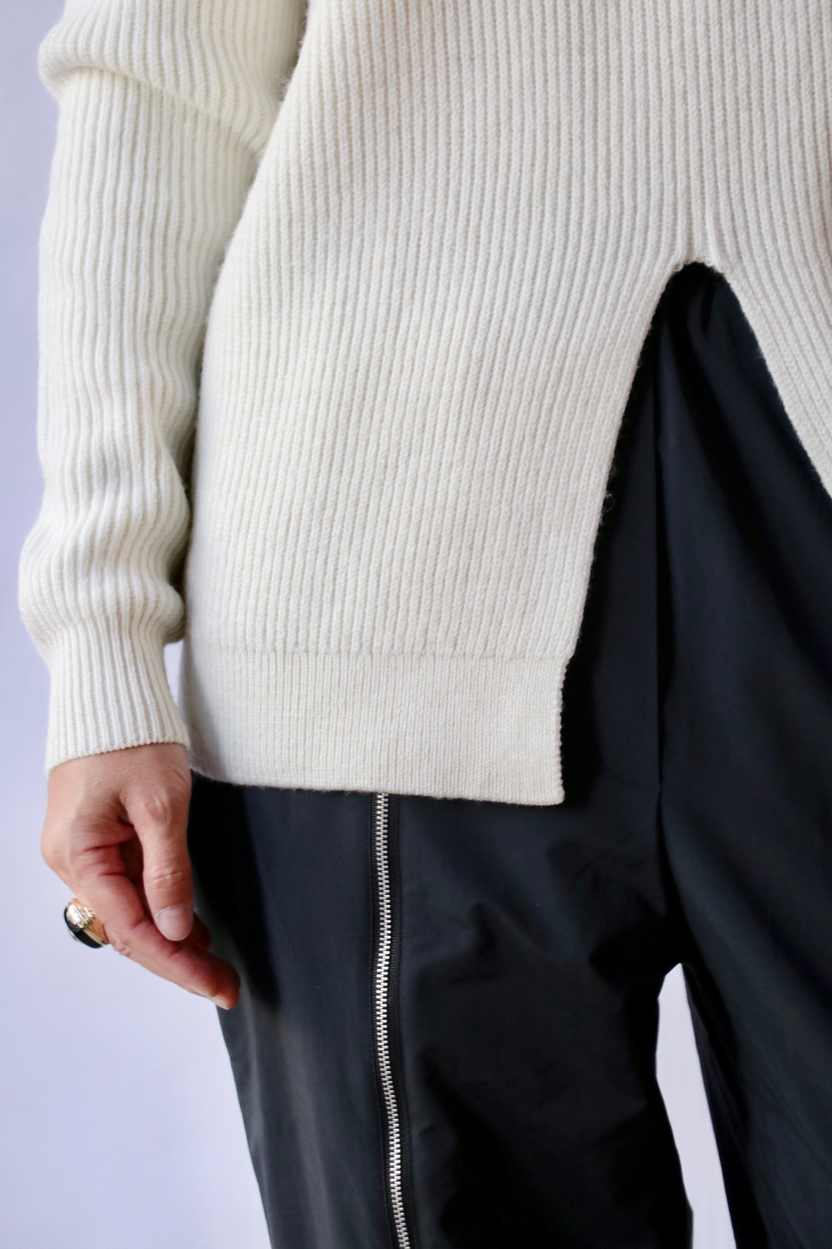 【x1y2jx0wt.sycppccn】アルチザン 羊革 ニット 切替 Cardigan Stitch Split Front Crewneck Easy Pullover – Tibi Official