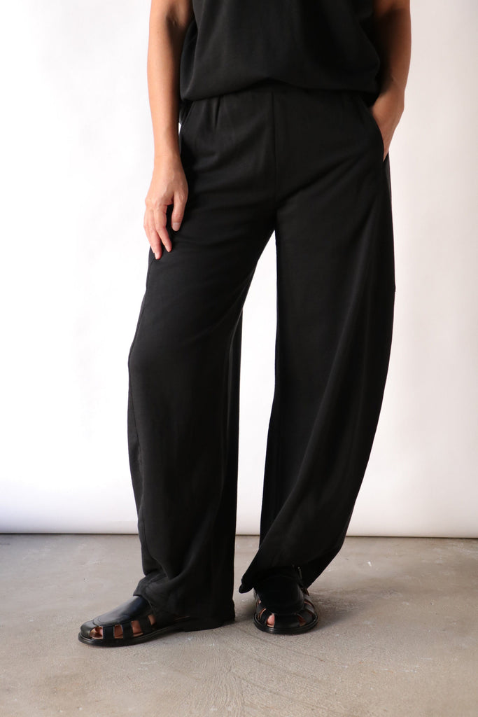 Tibi Light Weight Sweatshirting Winslow Pant in Black Bottoms Tibi 