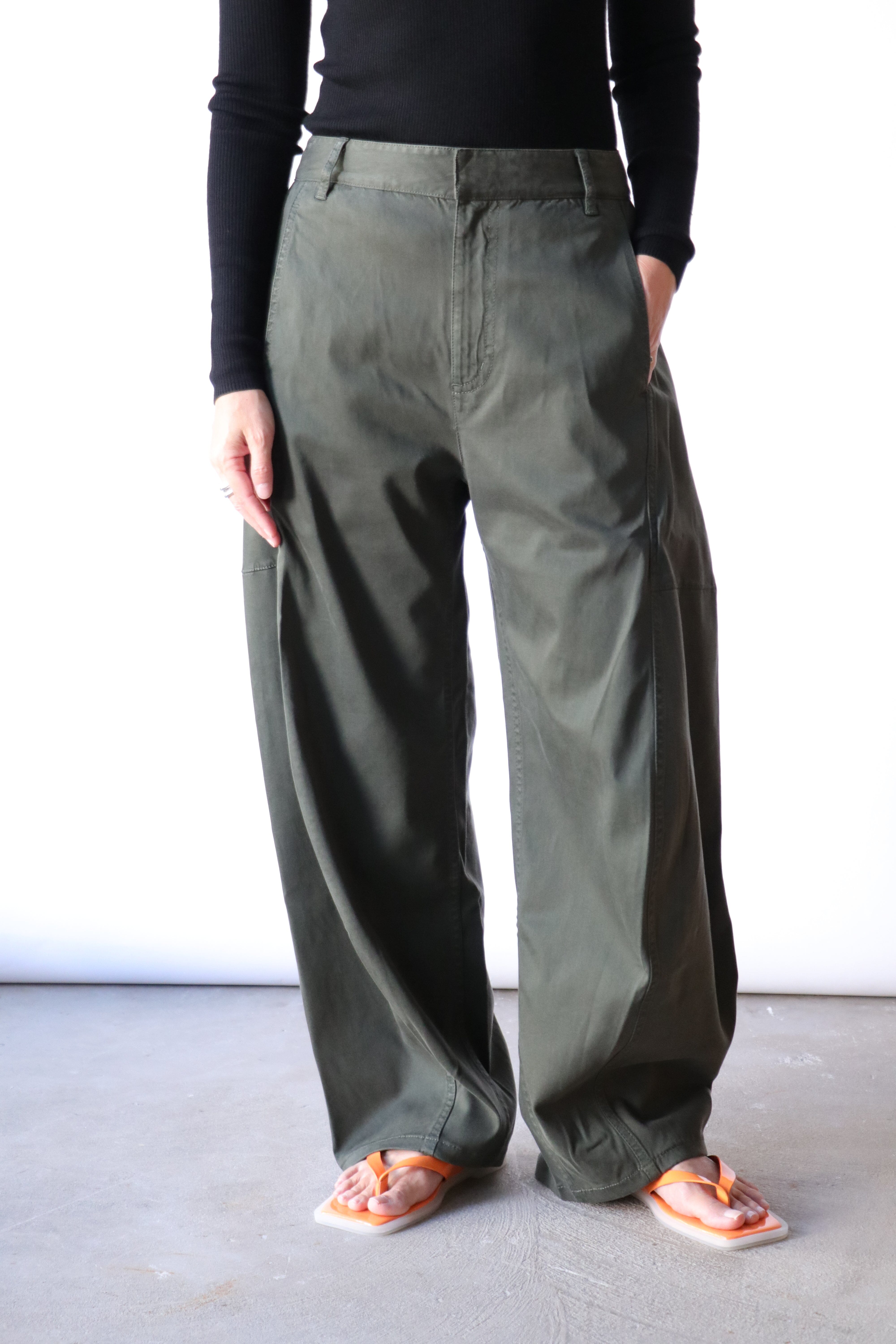 Tibi Reactive Garment Dyed Stretch Twill Sid Pant in Army Green