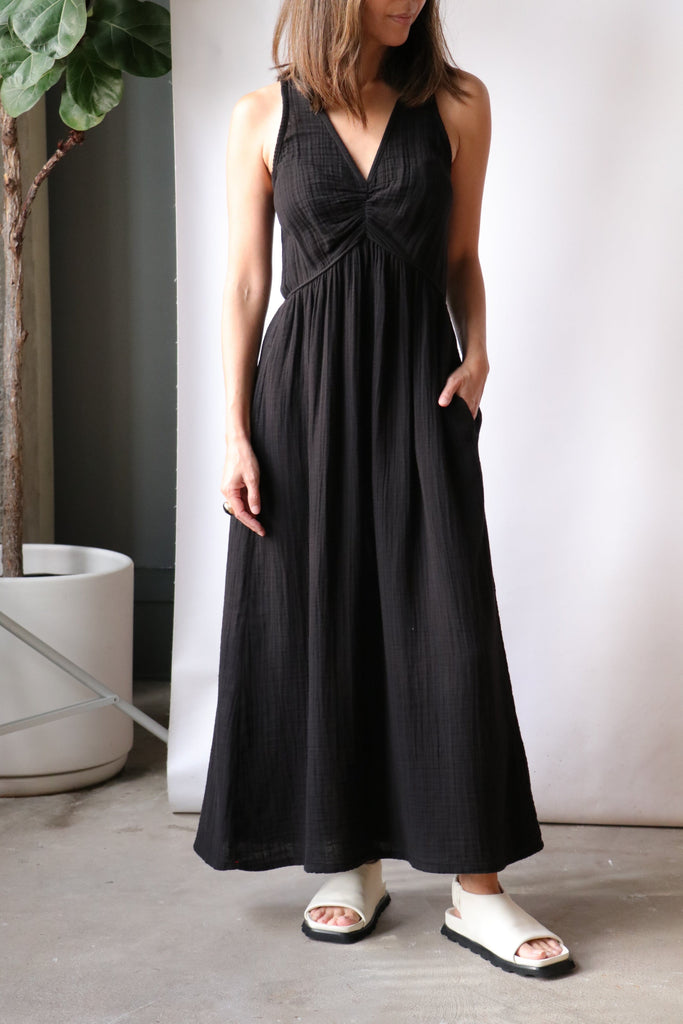 Xirena Faedra Dress in Black Dresses Xirena 