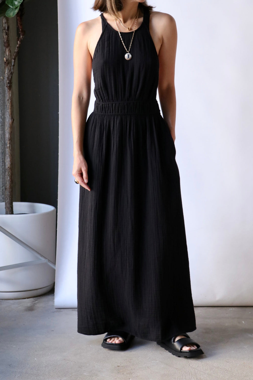 Xirena Sienna Dress in Black | WE ARE ICONIC