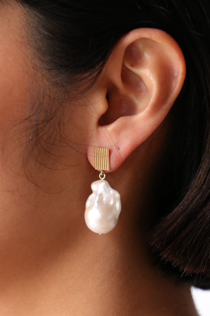 Aliita Barroco Earrings in Pearl/Gold Jewelry Aliita 