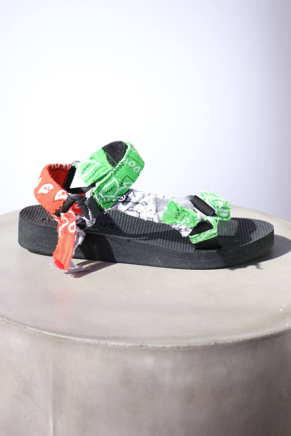 Arizona love trekky online bandana sandals