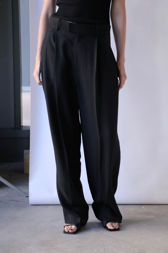Bassike Pleated Straight Leg Pant in Black Bottoms Bassike 