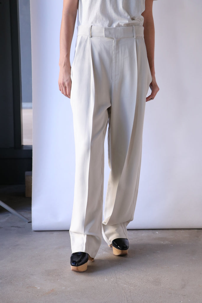 Bassike Pleated Straight Leg Pant in Cement Bottoms Bassike 