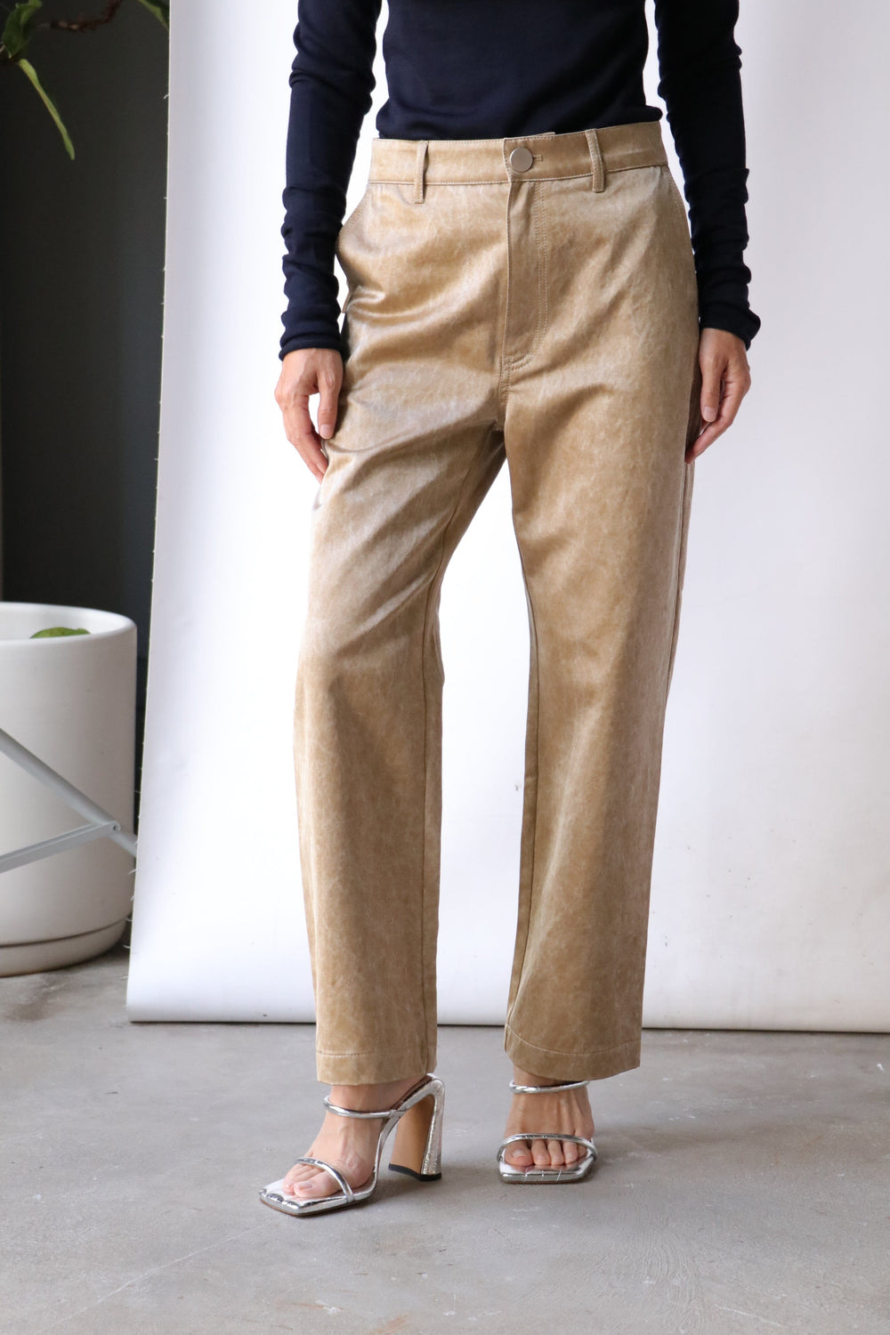 Compact Stretch High Waisted Wide Leg Trouser | Karen Millen | Wide leg  outfit, High waisted wide leg pants, Legs outfit