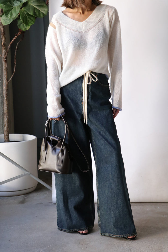 MM6 Maison Margiela V-neck Sweater in White Knitwear MM6 Maison Margiela 